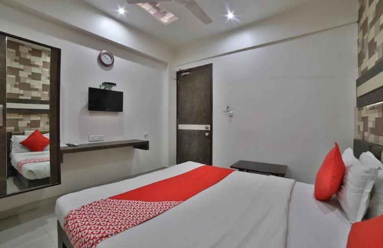 Hotel Green Apple Gandhinagar Esterno foto